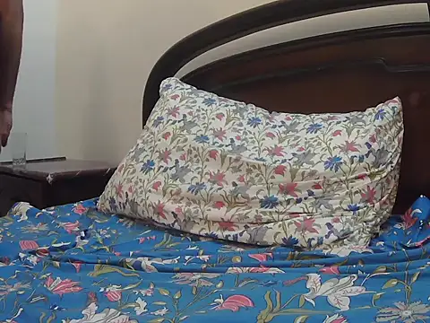 desipapaxxx Show Webcam