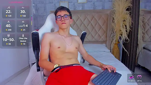 TylerCross_ Live XXX-chat