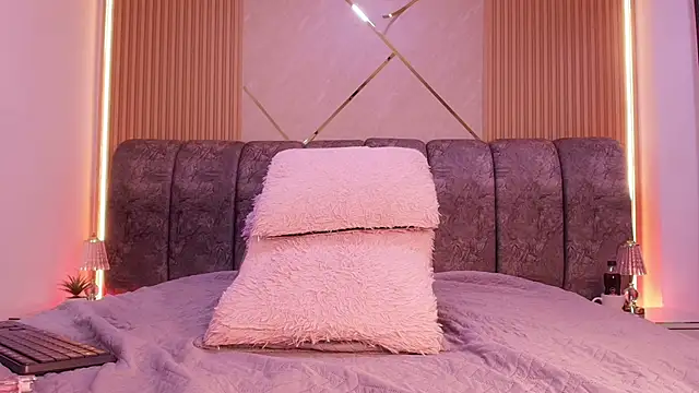 Chat +18 de naia_blessed ao vivo