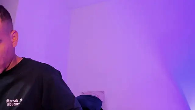 Pertunjukan Kamera Web Axel__fierro