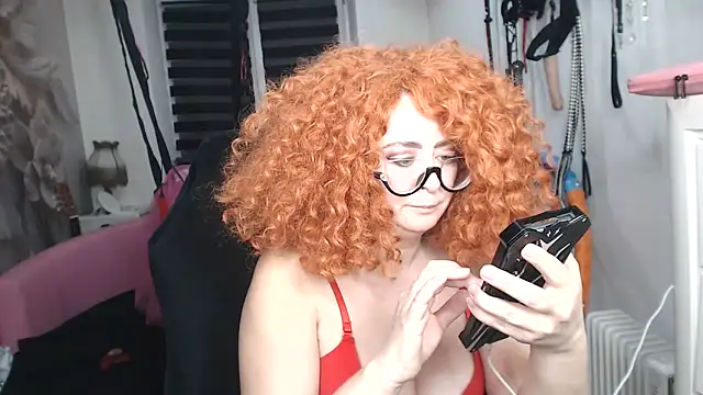 MISSwithDOLLS Chat XXX in diretta