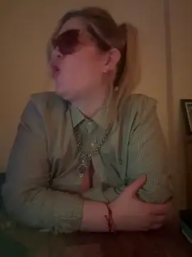 XXX chat uživo modela Granlady7