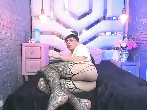 ElanGiraldo: онлайн-секс-чат