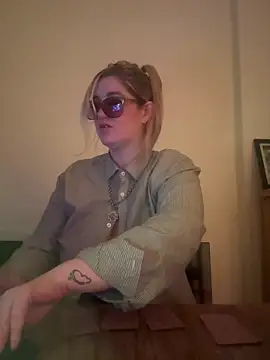 XXX chat uživo modela Granlady7