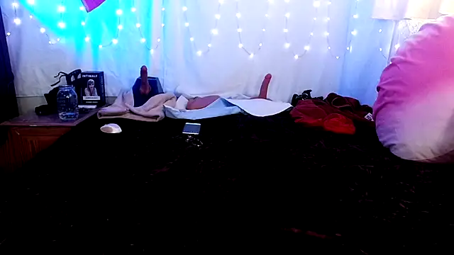 GamerGirlRoxyAndLee Chat XXX in diretta