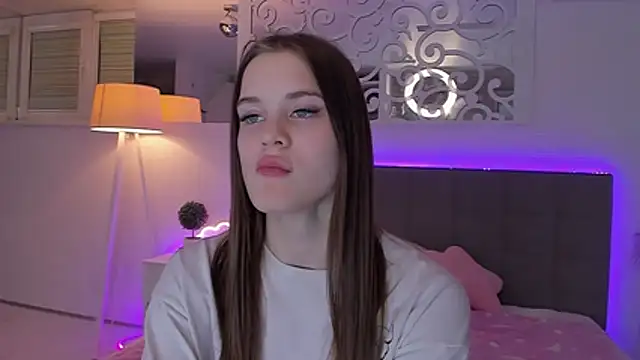 LuisaClover's Live XXX Chat