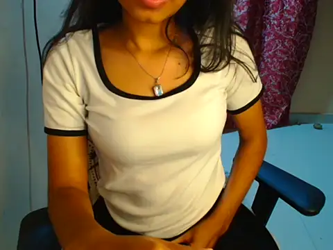 Sexy_Sanaya2: διαδικτυακό σόου στην κάμερα