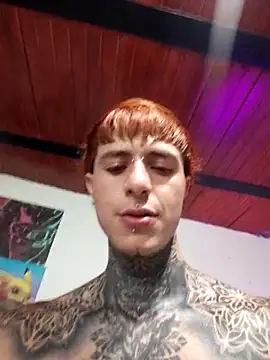 7_Saturno_7: διαδικτυακό σόου στην κάμερα