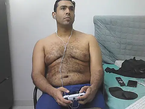 AlphaLatinoBear Live XXX Chat
