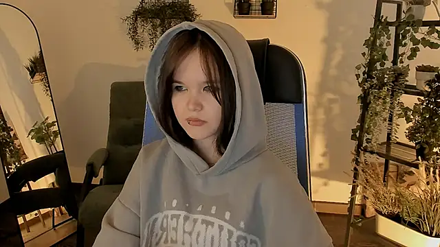 Elainebeness: онлайн-секс-чат