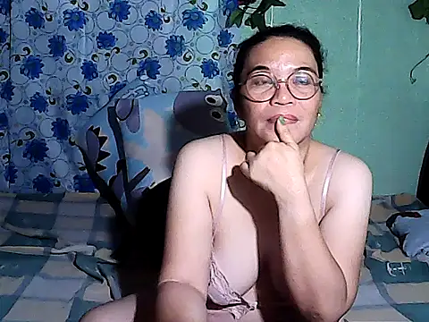 Adeline05 Webcam-Show