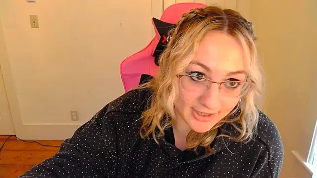 switchykitty élő XXX-chatje