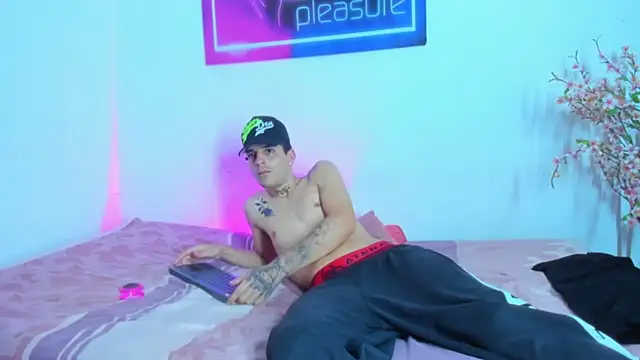 عرض كام Pleasure_boys_hot