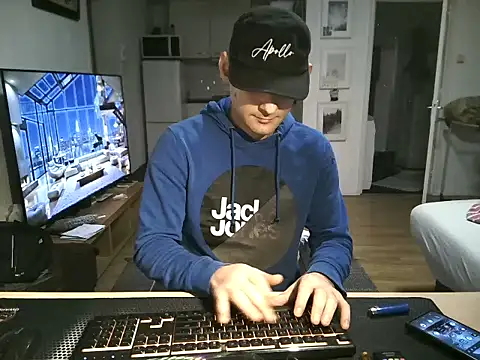 Show modela mihaimichael na web-kameri