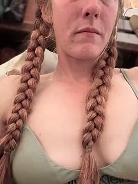 GoldenFlameGoddess' Webcam Show