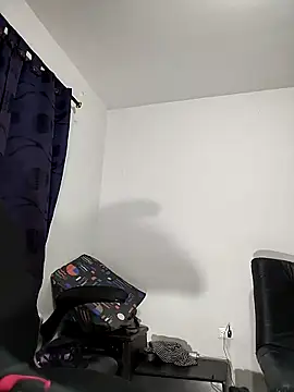 LucyDiamonds1 – webcam-show