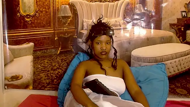 EroticSexyPrada Adlı Modelin Canlı XXX Sohbeti