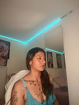 SamathaMay élő XXX-chatje