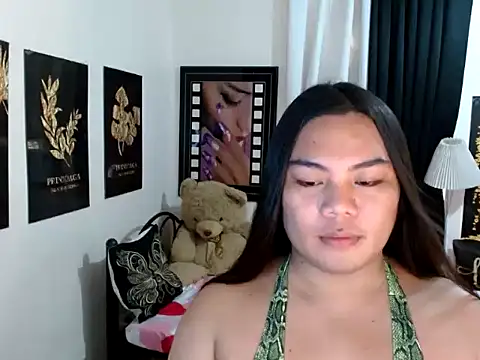 TSbrianaHugeCock – Kamerová šou