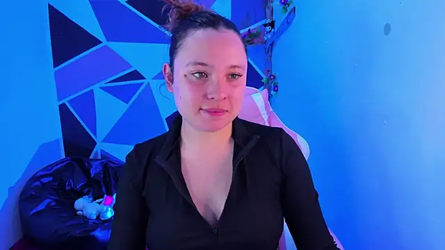 little_emma0 Adlı Modelin Canlı XXX Sohbeti