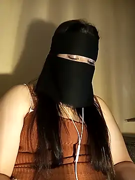 LONA-_- Adlı Modelin Canlı XXX Sohbeti