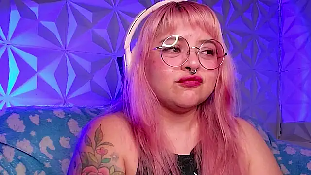 دردشة Satyn_doll الجنسية المباشرة