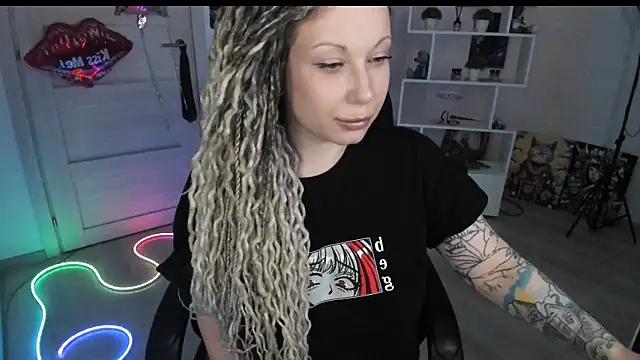 HoneySallyMoore Adlı Modelin Canlı XXX Sohbeti