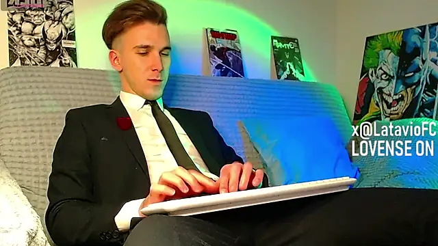 Midnighter_ Adlı Modelin Web Kamerası Şovu