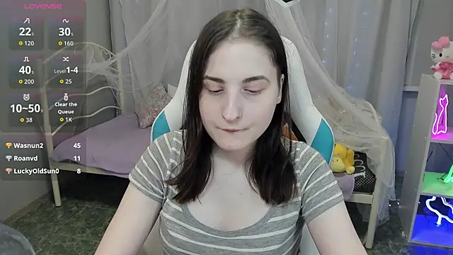 Chat XXX en directo de KiraDuvall