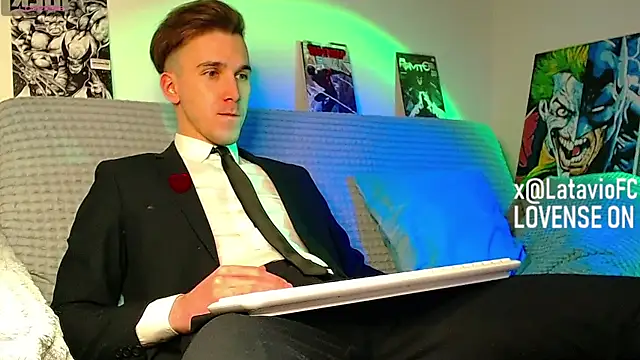 แชท XXX สดของ Midnighter_