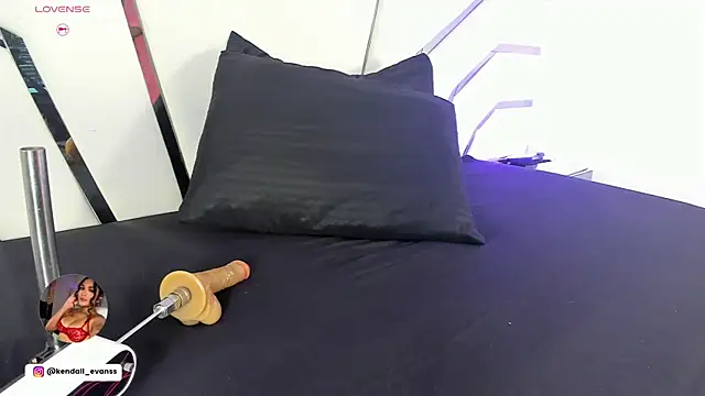 Kendall__evanss' Live XXX Chat