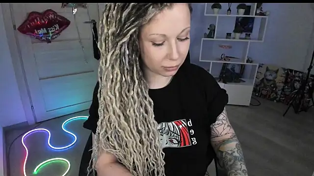 HoneySallyMoore Adlı Modelin Canlı XXX Sohbeti