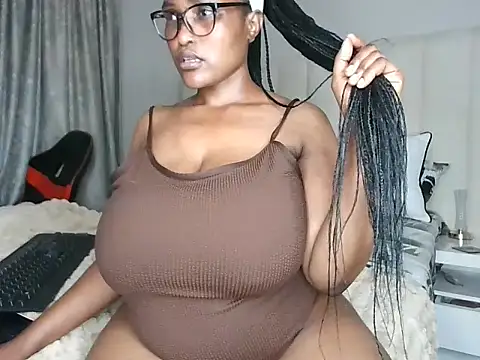 Bustygoddess32: онлайн-секс-чат