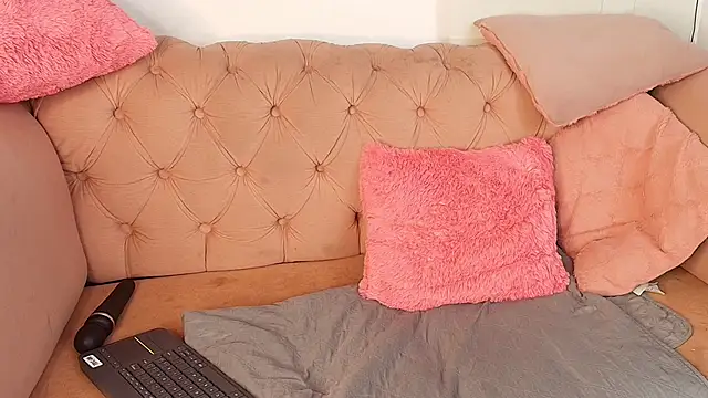 julieta_aguilar1: онлайн-секс-чат