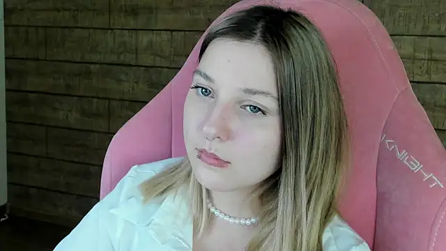 TinnaBurton: онлайн-секс-чат