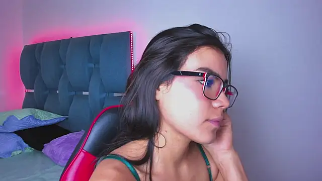 Chat XXX en directo de crazybaby_squirt