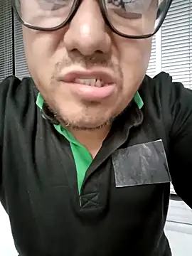 lobo_caliente37's Live XXX Chat