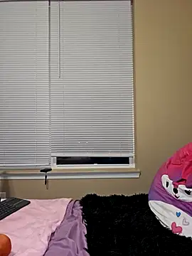 XXX chat uživo modela AmethystFoxx