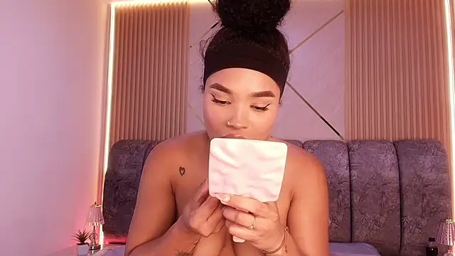 naia_blessed – Live XXX-chat