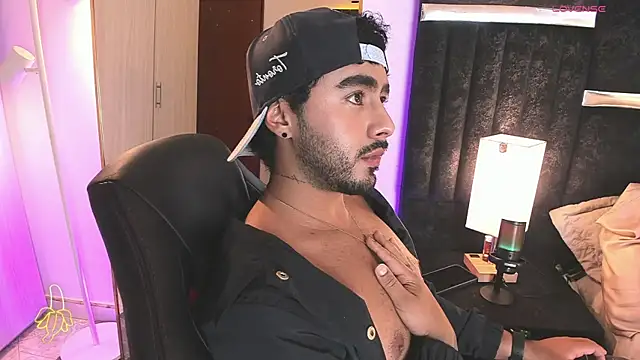 ItsMeEros Show in webcam