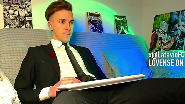 Midnighter_ 网络视讯表演