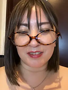 Mitsuco_surflady Chat XXX in diretta