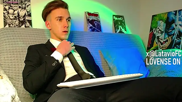 Pokazy przed kamerką – Midnighter_