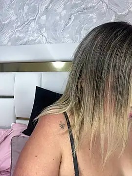 GenesisBlaze – Live XXX-chat