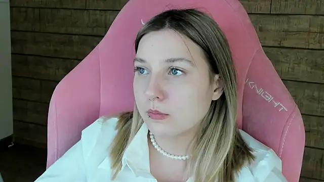 TinnaBurton élő XXX-chatje