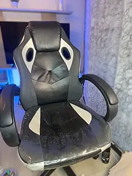 saracaball_ Show Webcam