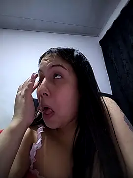 Chatroom XXX en direct de esmeralda_jadees