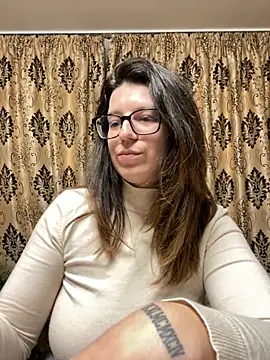 NadiraNoor – Live XXX-chat