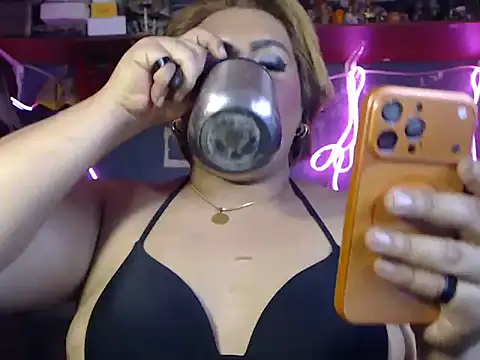 HotAsianAlbin19: онлайн-секс-чат