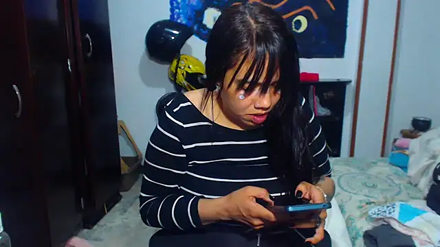 AmaraRoberts420 现场XXX聊天